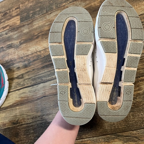 On Running Women's Sneakers - White and Pink - Picture 4 of 7